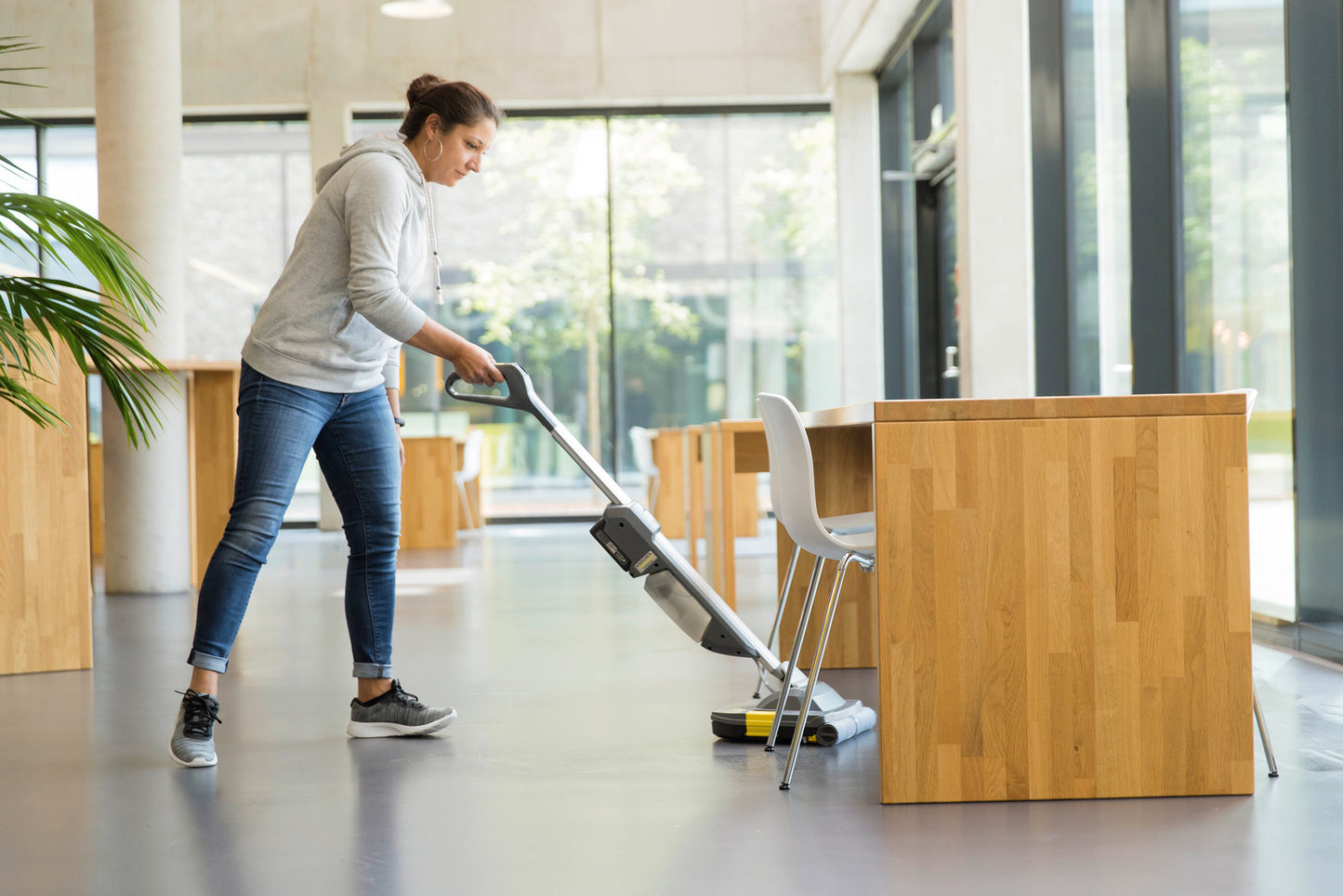Karcher Compact Cordless Walk-Behind Floor Scrubber - BR 30/1 C BP