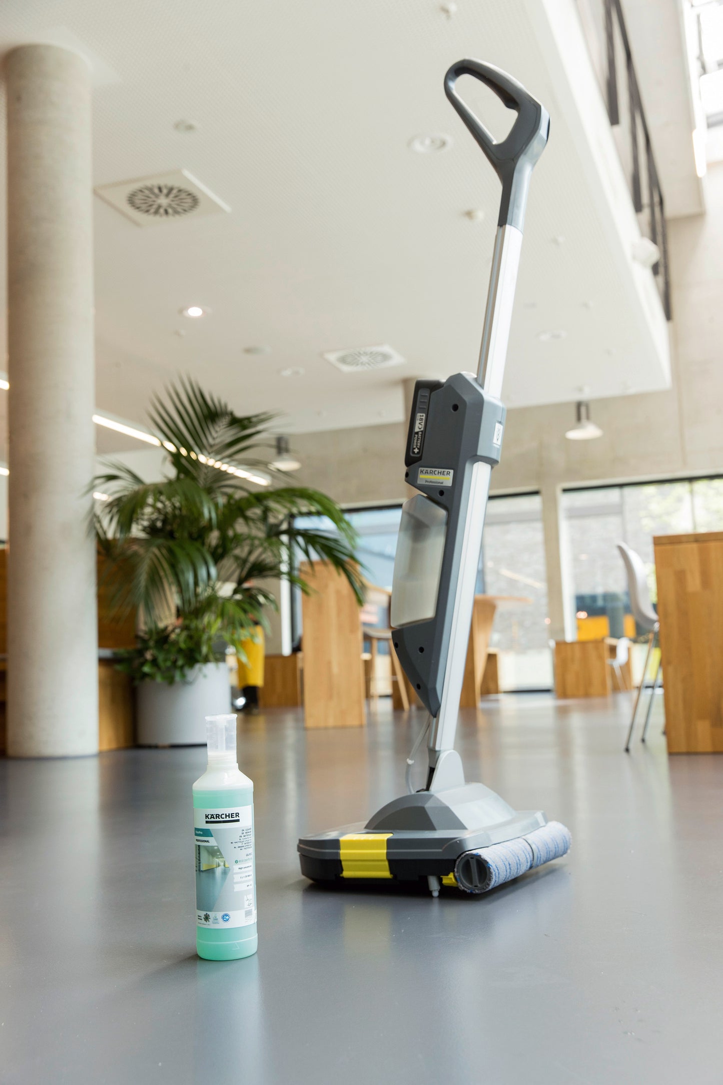 Karcher Compact Cordless Walk-Behind Floor Scrubber - BR 30/1 C BP