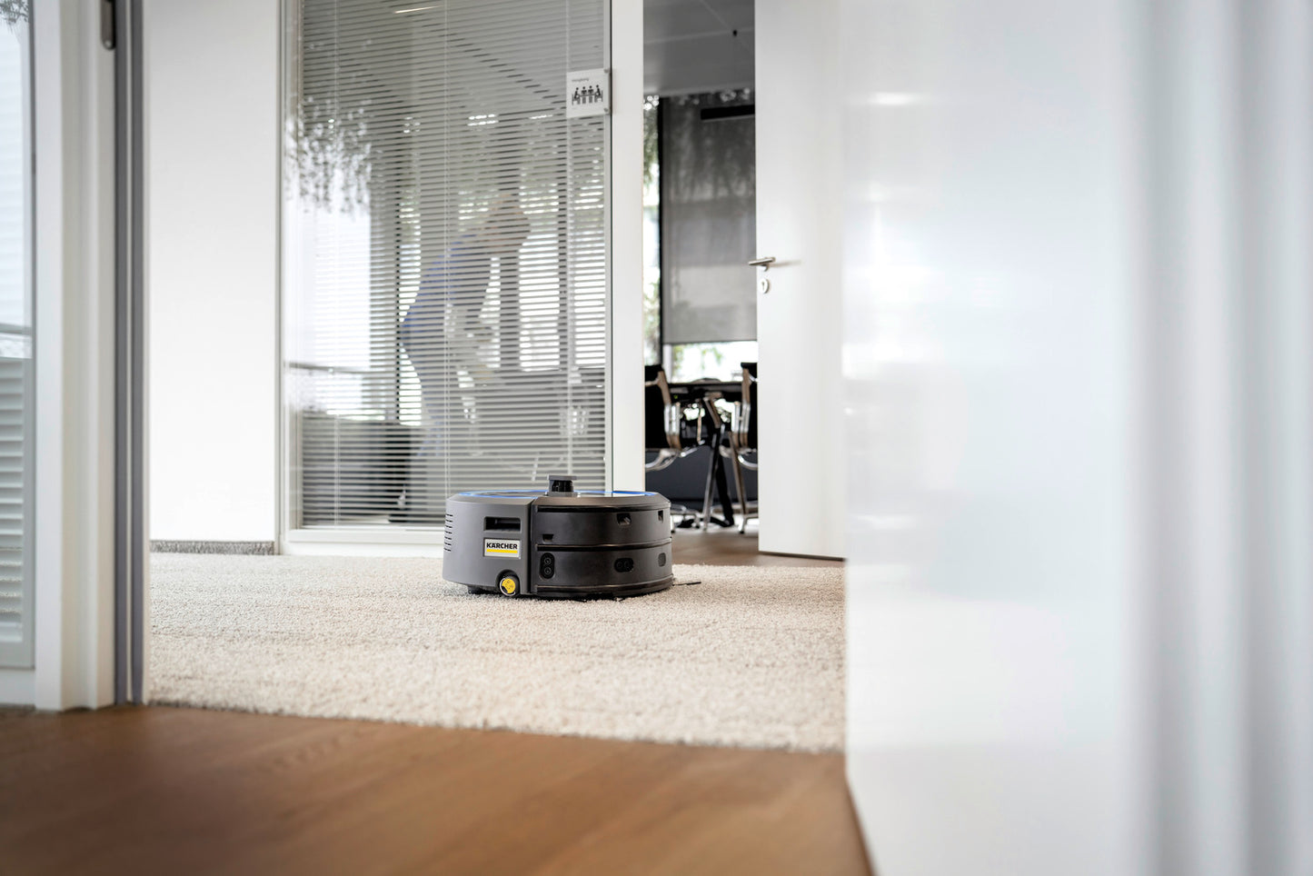 Karcher Autonomous Vacuum Cleaner - KIRA CV 50